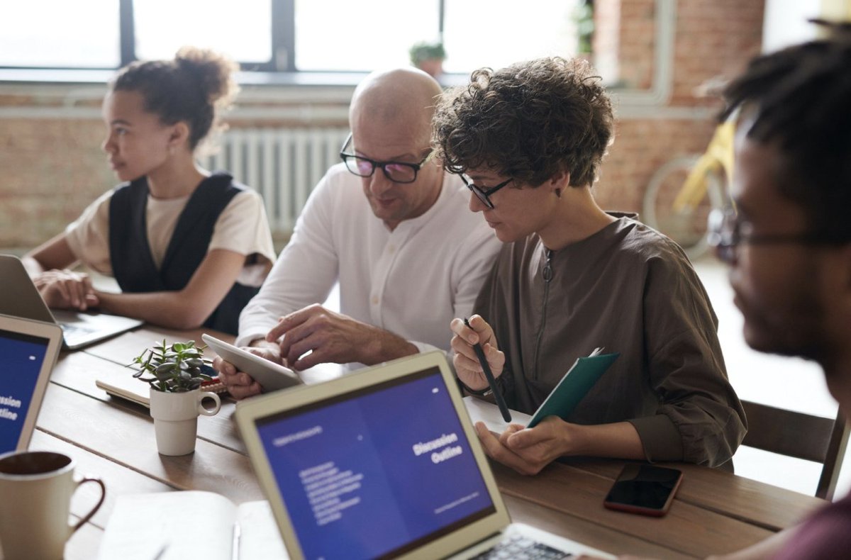 makersacademy's tweet image. Take a look at our most recent blog where we discuss ways to advance your tech skills and how you can stand out as a junior developer 💻 ⚡

#juniordeveloper #techcareertips 
 
Check it out in the link below 👇

fal.cn/3o00z