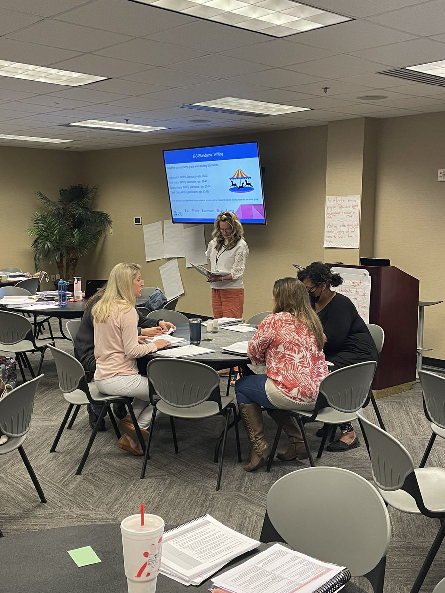 Ms. Warren tweet media