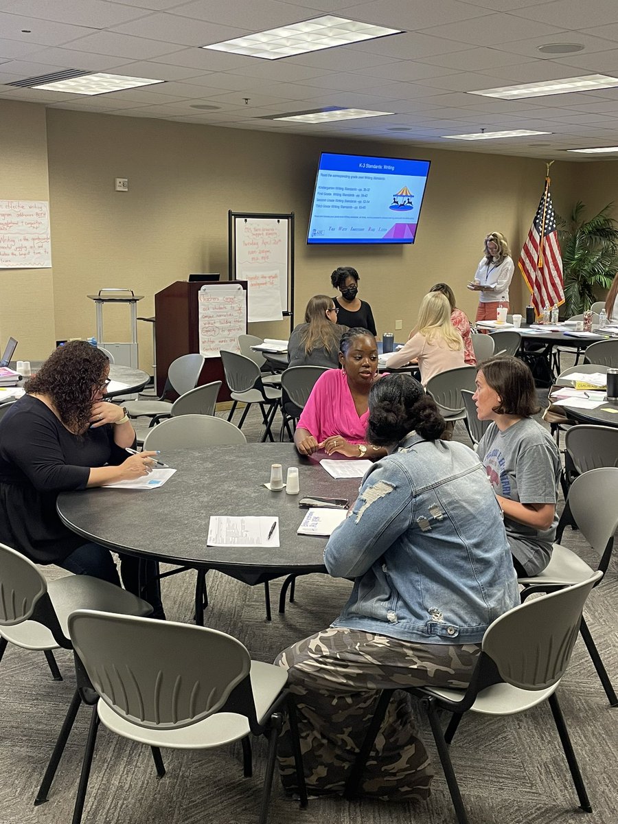 Ms. Warren tweet media