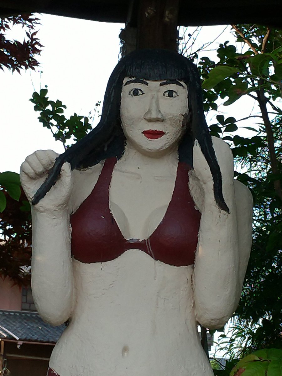 naichin_1's tweet photo. 埼玉県桶川市で有名？な「桶川の美少女」像です。
美少女とは何ぞや？、美少女の定義とは？、人によって美少女の価値観は違うからこれでいいのかな？など、いろいろと深く考えさせられる作品です。
皆さんも桶川市にお越しの際は、ぜひ訪れてみてください♪ 
#桶川　#美少女　#水着 https://t.co/hp3NrCkO9h