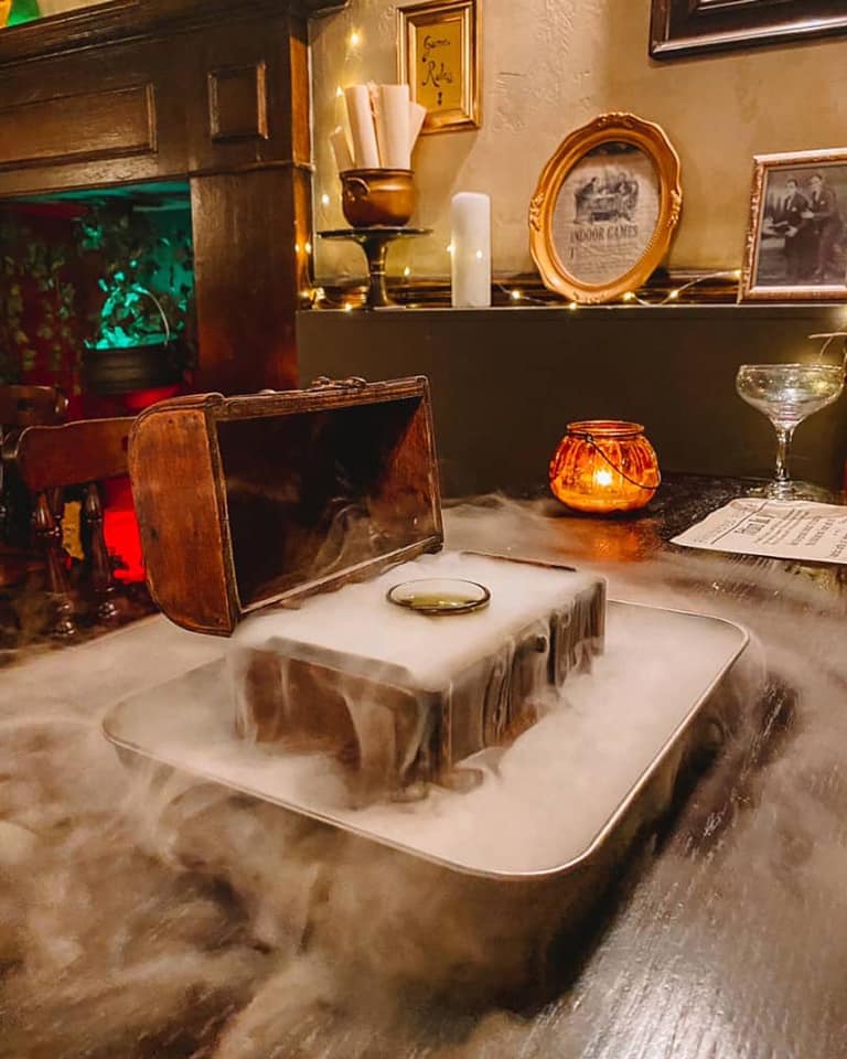 dept_magic's tweet photo. A moment's appreciation for these magical photos of the #DepartmentOfMagic from @thirdeyetravelr's blog here. https://t.co/u7RgdYLKV7