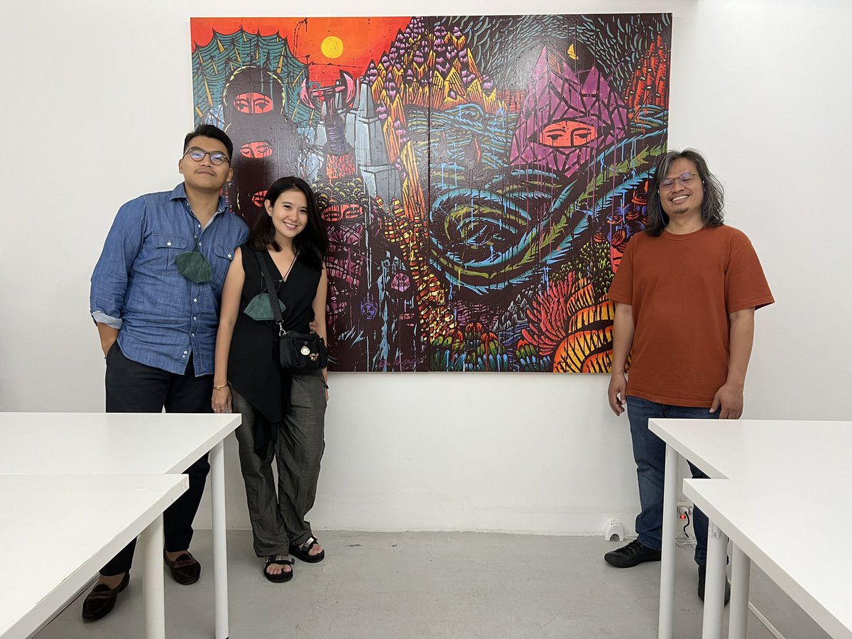 Pertama kali liat karya Mas Eko Nugroho tahun 2008 di Potato Head Jakarta. Perbincangan yang menarik terhadap perkembangan seni di Indonesia. Intinya Seniman harus siap beradaptasi. Karena seni seyogyanya harus seperti air.  🤝 #ekonugroho #seniman #ekosistem #nft