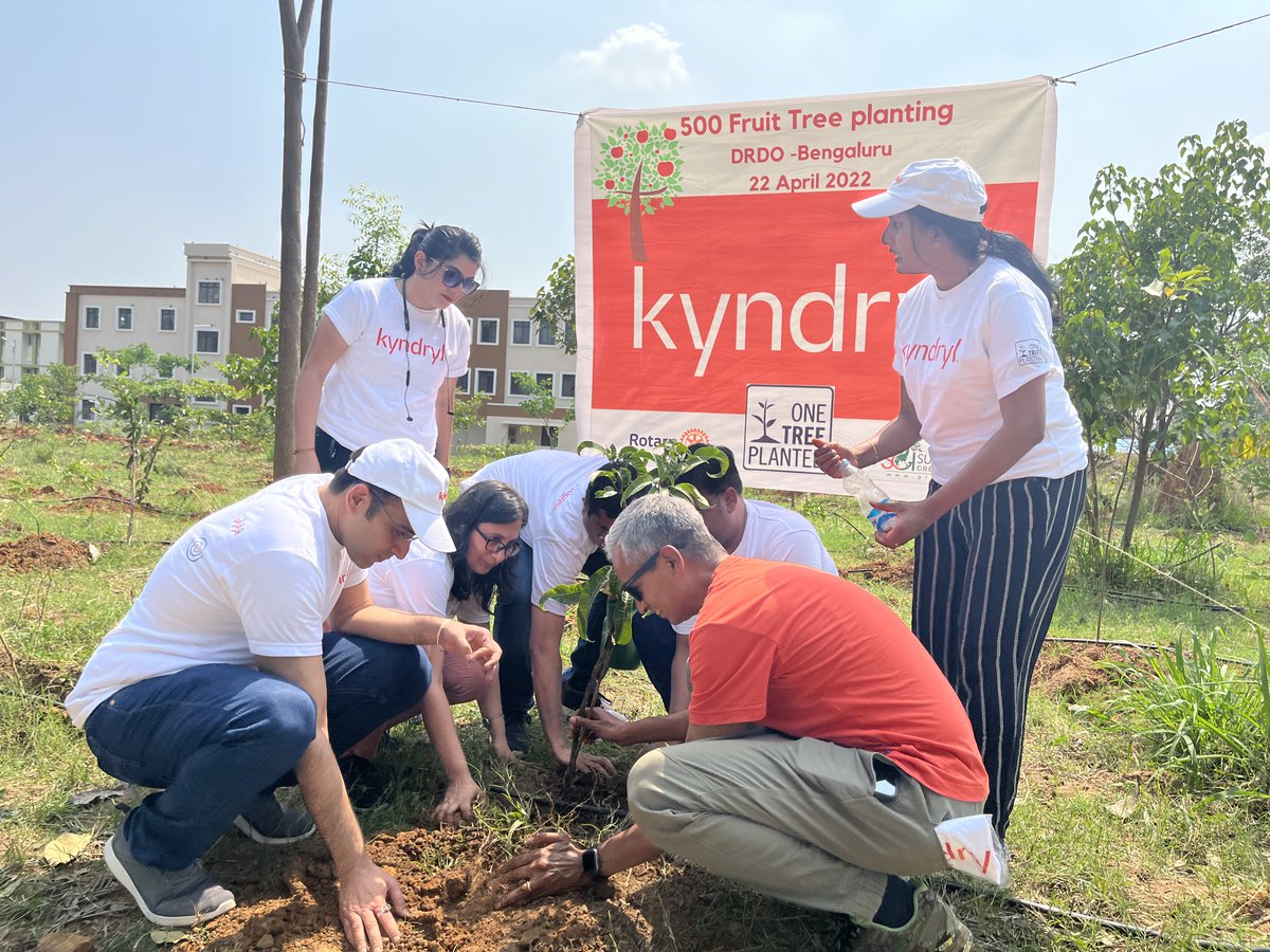 KyndrylIndia's tweet photo. 🌳Today, on #Earthday, Kyndryls have come together and planted 500 fruit trees with the help of @onetreeplanted and @SusGreenIn in Bengaluru, India.

At @Kyndryl, We're committed to operating a sustainable and responsible business👉 https://t.co/Gqw6hl3tPs
#InvestInOurPlanet https://t.co/9f4AdgoZpK