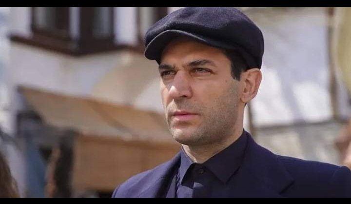 Cumalar Aziz'e aittir. 

Favori dizimizi ve oyuncumuzu desteklemeye devam edelim 

#SönmeyenAteş