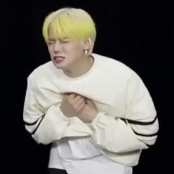 tkooklovr's tweet photo. Me after seeing txt mess concept photos : https://t.co/Th1YxqAav9