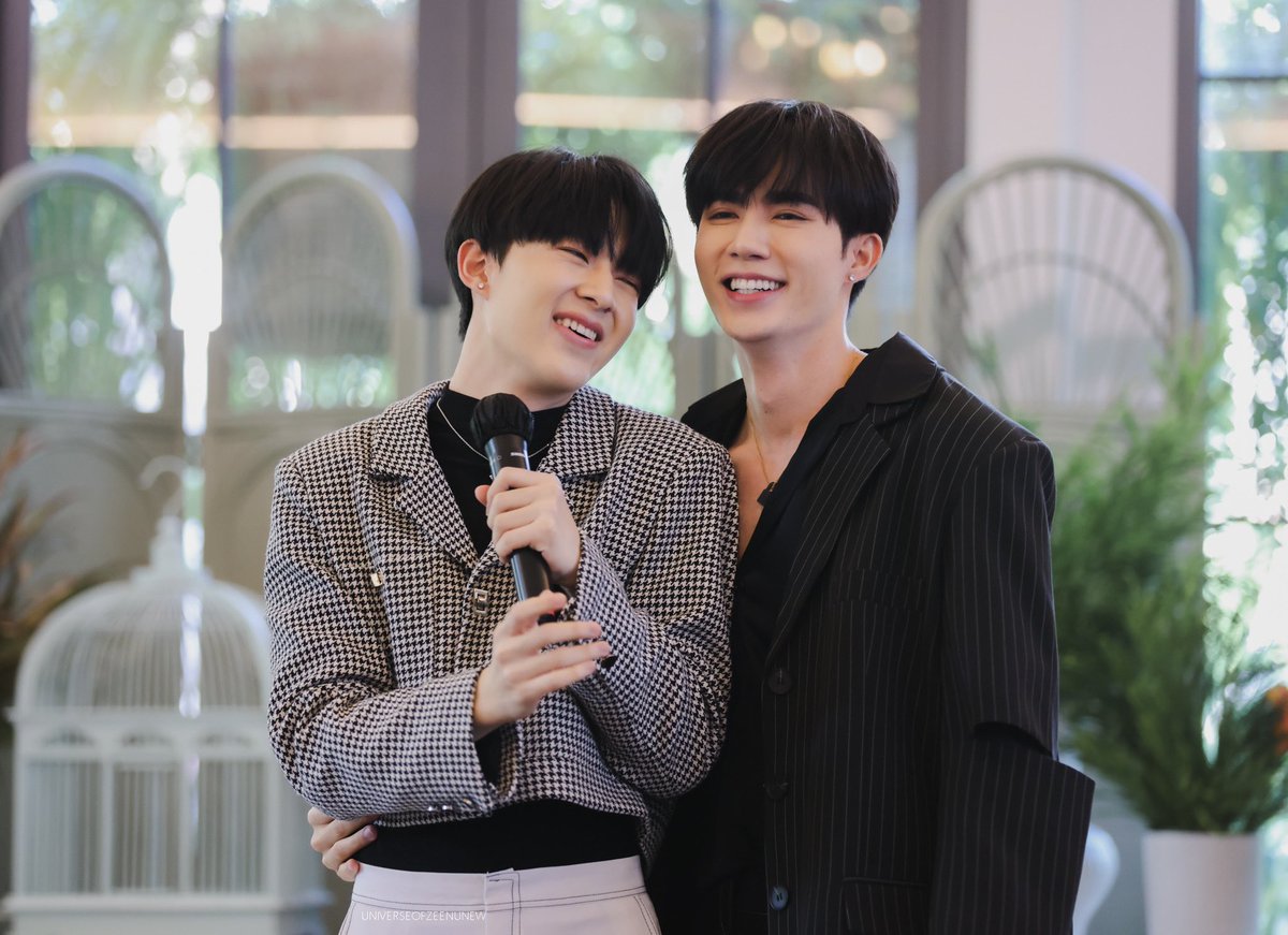 Universofzeenew's tweet photo. คู่นี้ก็คือรูปเยอะไม่หวายยยย เเต่งไปเขินไปเอาจริงงง คือแบบสายตาเอย การกระทำเอย โอเครู้เรื่อง จอบอไม่ต้องชิปให้เหนื่อย🫣 #MarizaxZeeNuNewMaxNat #ซนซน #NuNew #ZeePruk @zee_pruk @CwrNew https://t.co/cbsHjDoBfF