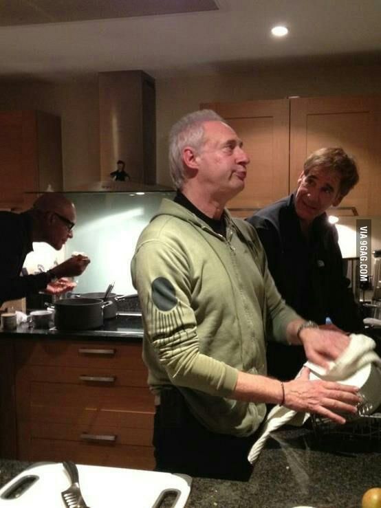 Brent Spiner, Scott Bakula, and Michael Dorn in Patrick Stewart's flat, i would have loved to have been a fly on the wall here! <a href="/StarTrek/">Star Trek</a>