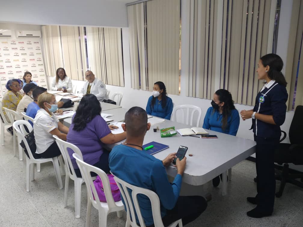 DraShirleySalud's tweet photo. #22Abr La Coordinación Regional de Enfermería, realizó reunión de trabajo con coordinadores docentes de las diferentes universidades, en Aras de fortalecer la formación de este importante gremio en #Aragua  @NicolasMaduro @MagaGutierrezV @Soykarinacarpio 🩺🥼 #JuntosPorCadaLatido https://t.co/qYqnfgSYqM