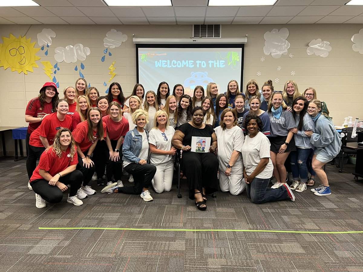 Ms. Williamson tweet media