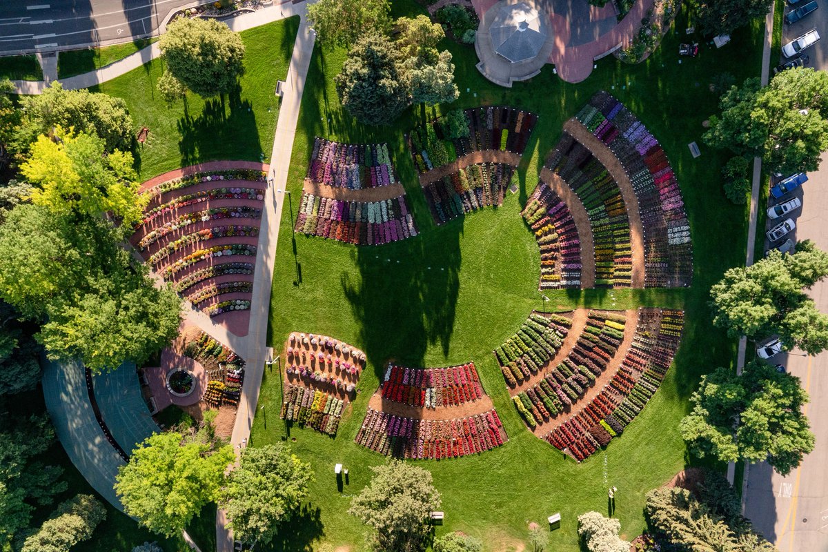 CSULiberalArts's tweet photo. At CSU, sustainability and caring for the Earth is foundational to who we are. #EarthDay
⁠
You don't have to major in STEM to shape a more sustainable future. We offer studies in environmental history, ethics, politics &amp; policy, sociology, and more. 

🌱⁠https://t.co/TL64MOsYk4 https://t.co/1FKOxaRj2d