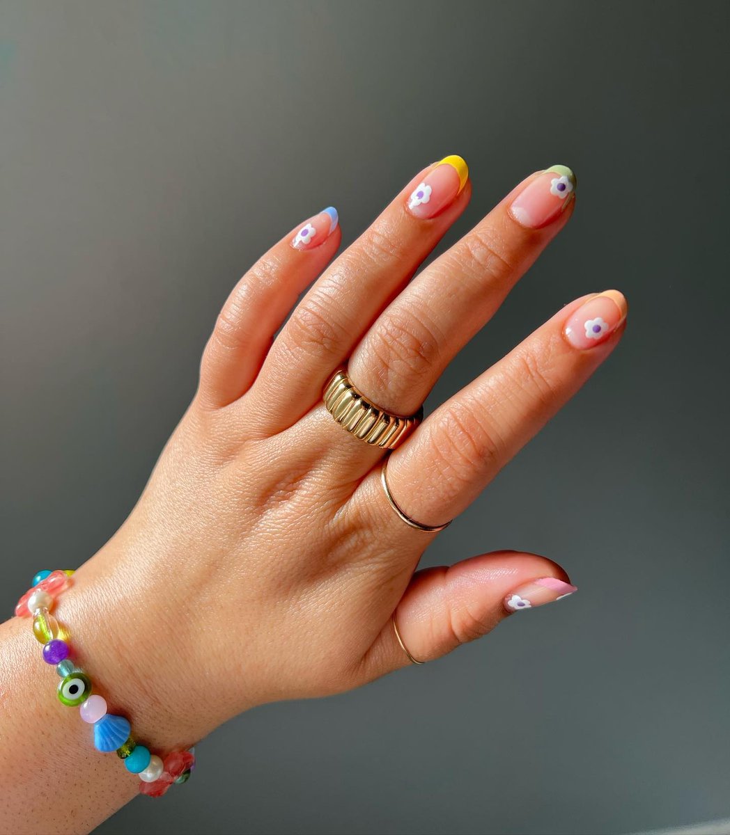 orosabeauty's tweet image. feel fun, springy, and colourful with @itsalexanohely 💘💐🌈⁠
⁠
this #springmani is the cutest, isn't it?