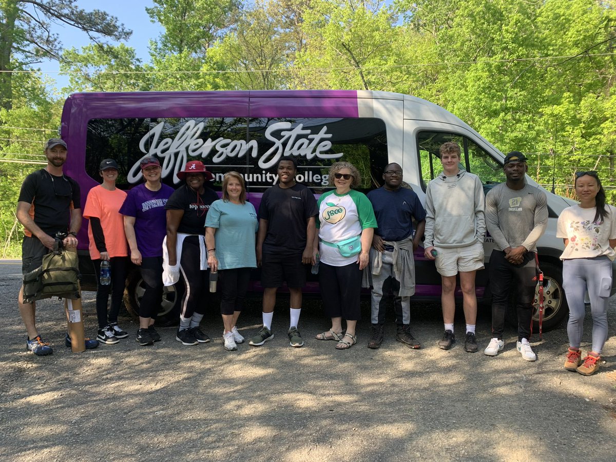 jeffstate's tweet photo. Jefferson State’s #SpringCleanUp is underway! We have teams working today at the #Clanton ballpark, Pell City’s Ascension St. Vincent’s, and the #CahabaRiver. #PeopleAgainstALitteredState #PALS #CleanHomeAL @GovernorKayIvey @pellcitynews @HooverSun https://t.co/xnpCCQFUum