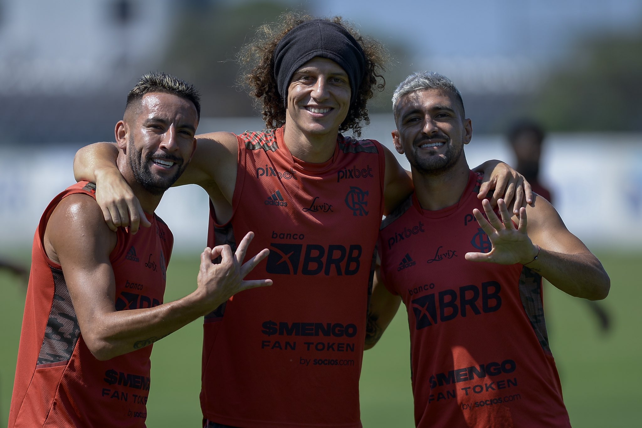 Flamengo divulga lista de relacionados para confronto contra o Athletico-PR; confira