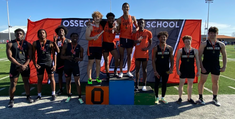 osseotf's tweet photo. Osseo Invite Champs: Boys 4x200 with Austin Kolden, Malcolm Randolph, Antoine Blasingame, Jacob Momanyi @OSHorioles https://t.co/n6G5FSKmji