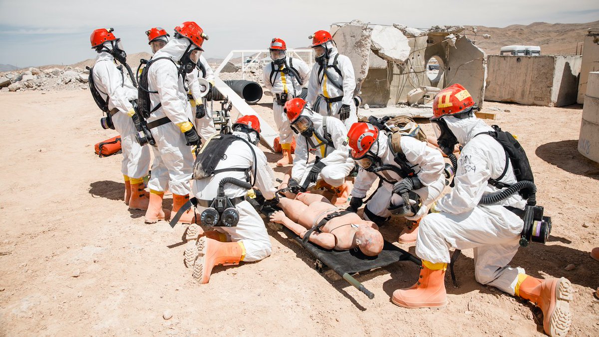AirNatlGuard's tweet photo. Members of the @NVNationalGuard's #CERFP teamed with @162ndWG Airmen to test their ability to cohesively respond to #CBRN scenarios during a collective training exercise in Apex, Nevada. 🔗https://t.co/kCgtJkXAXK https://t.co/wCCcl7xpXF