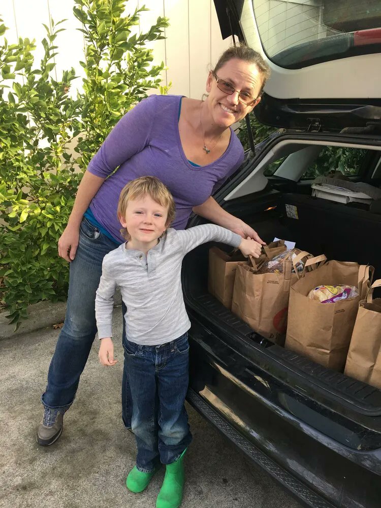 FFTFoodBank's tweet image. Food For Thought is looking for home delivery drivers to bring nutritious, healing food to our home bound clients. Come drive for us! Contact Helen at HelenM@FFTfoodbank.org or (707) 887-1647 ext. 103!