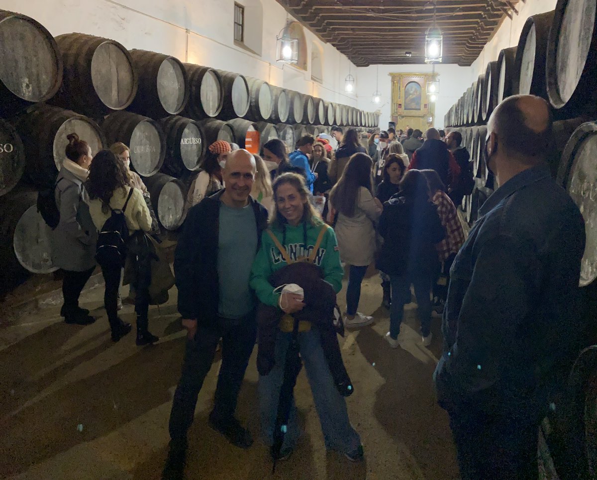 lidiatwit_5's tweet photo. #EABE22 Empezamos bien, bebiendo 👏👏👏 https://t.co/EB0nPY2Qw7