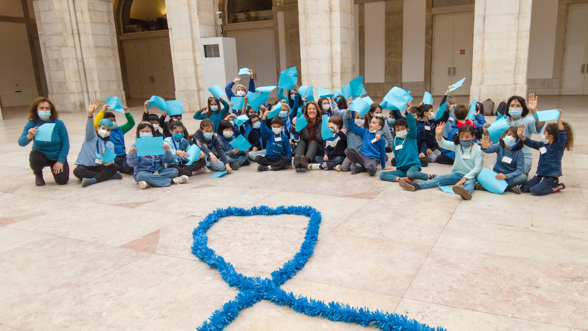 CamaraLisboa's tweet photo. #Lisboa vestiu-se de azul pela Defesa dos Direitos das Crianças. 💙👫 https://t.co/5uZiqQmTHv