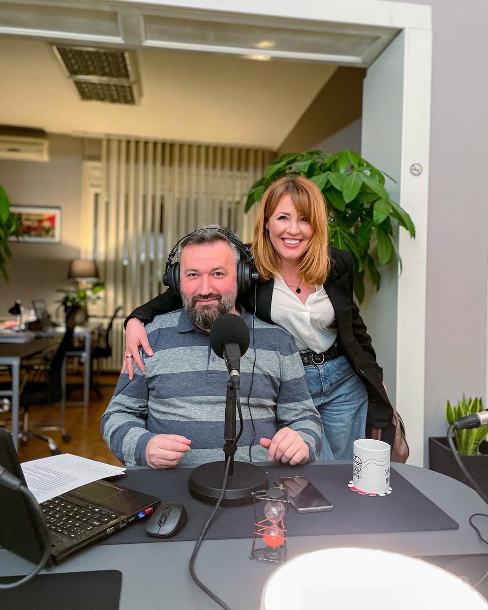 Кога ИРЛ откри дека институциите знаеле и не сториле ништо за да спречат девојките, жените и спортистите да пијат отровни суплеменети за слабеење, граѓаните масовно се разгневија. 
Обвинителството мораше да го разреши незаинтересираниот обвинител кој не доаѓаше на рочишта. 1/3👇🏻