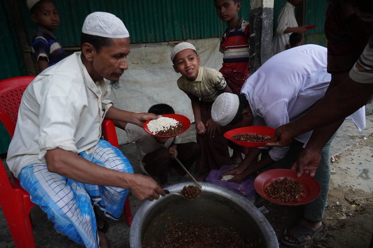 Abdulla_AH7's tweet photo. Regular iftar item of #Rohingya in the refugee camp.

#Ramadan2022 
#Iftarfooditem
#IftarprogramIntheCamp
#RohingyaRefugeesCamp
#RefugeeLife https://t.co/uzePjqCsoi