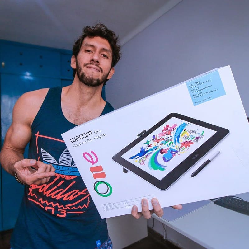 wacom's tweet photo. Studies show that drawing on a Wacom One at least once a day gives you really buff arms. 💪 Our friend @soyroyflores is living proof. 
Get your hands on one 😜 
#WacomTablet #WacomOne #DigitalDrawing #DitigalTablet #TabletaDigital https://t.co/HD4a0dbBAV