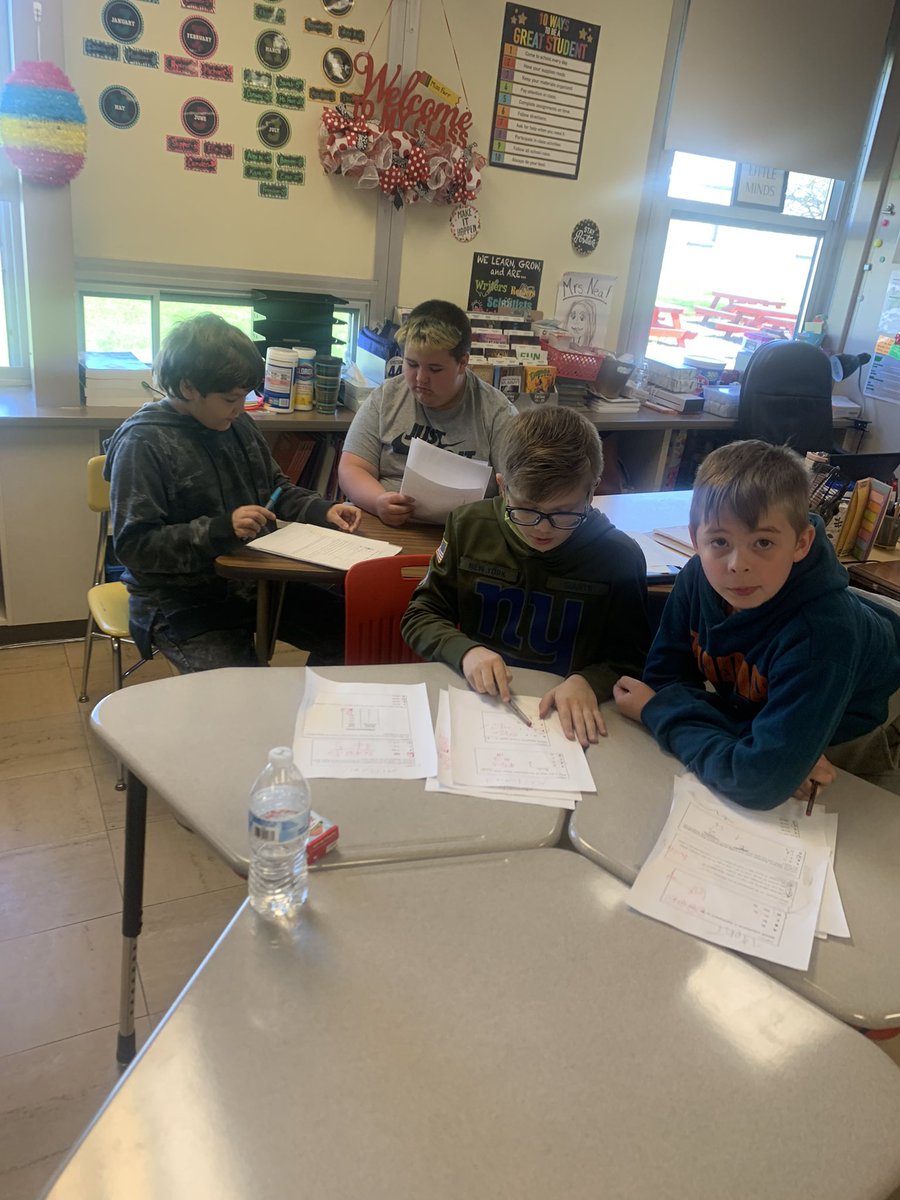 MissFarr4's tweet photo. Peer reviewing math state test prep before heading out to clean up our community for Earth Day! 😁✅🌿🌱 https://t.co/2iJa34rKUY