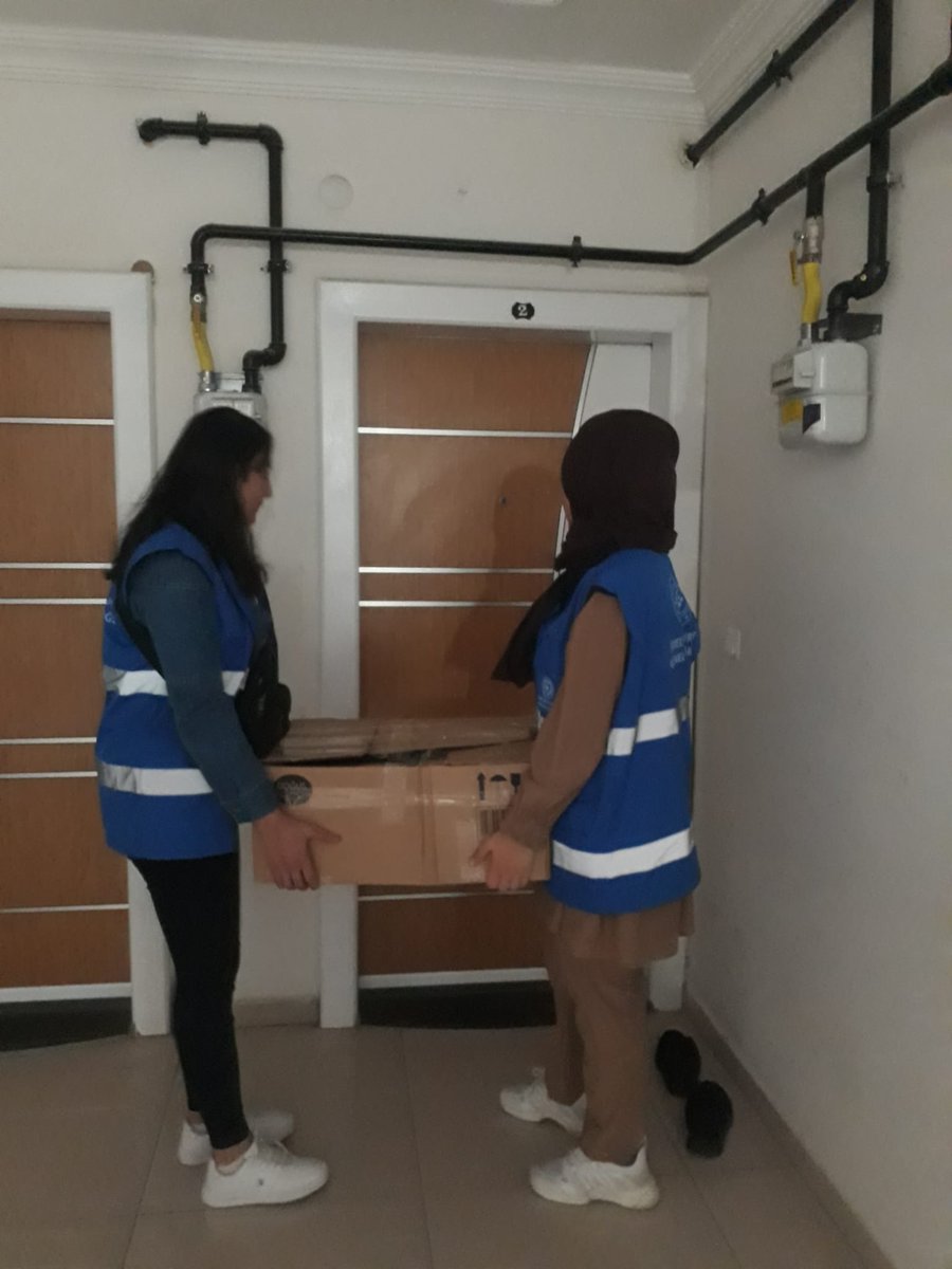NigdeKYGM's tweet photo. Fadimana Halisdemir Yurdu olarak öğrencilerimizle yardım kolilerimizi aldık düştük yollara ☺️

En çok mutluluğu, sevinci paylaştık bugün 🙋‍♂️ https://t.co/3iJuRc90x1