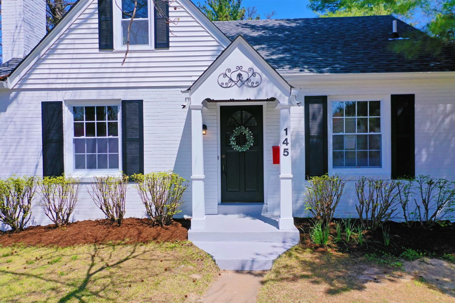 HommatiNetwork's tweet photo. 145 W Rose Hill Ave, Kirkwood, MO 63122 - 3 Beds 2 Baths 1521 Sq Ft Built 1941. Wow! What a beautiful listing. Take a tour @ https://t.co/R497CnfDRZ

#Hommati #stlouisrealty #stlouisrealestate #stlouishomes #stlhomes #stlrealtor https://t.co/t58ZXmQKO4