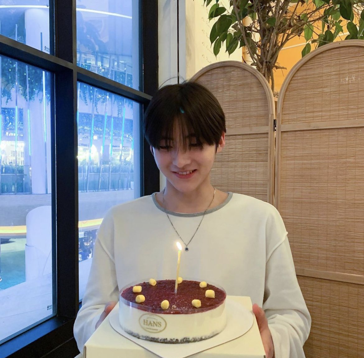 whisperofiris's tweet photo. - happy first year with sangwon 🥀 -
let’s have fun together in the future 🫶🏻

#OneYearWithSangwon
#LoveForSangwon
#상원이_꽃을_피워요 https://t.co/b071w4bvYK