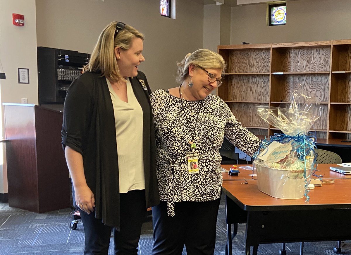 hreitDIS's tweet photo. We LOVE and appreciate you Judy Blue Eyes 💙💙💙 enjoy retirement #Connectin5 #FabuDIS5 https://t.co/mQHLVZAGYd