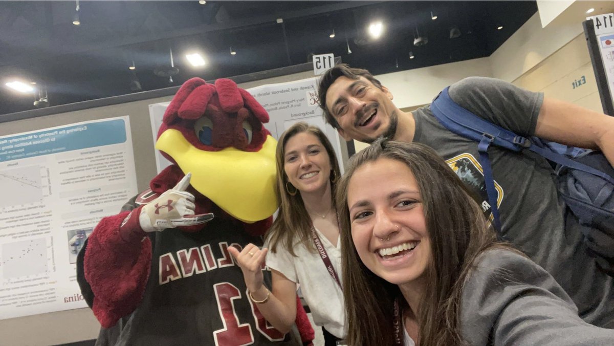 Successful #DiscoverUofSC22 with <a href="/MMPelton/">Mary Margaret Pelton</a> presenting our project: Kiawah and Seabrook Islands are a critical site for the rufa Red Knot