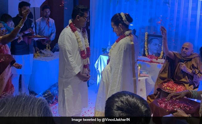 ndtv's tweet photo. First Pics Of IAS Topper #TinaDabi's Wedding To Fellow Officer Are Out https://t.co/iJChWk2Slx https://t.co/NBIaXxDDvW