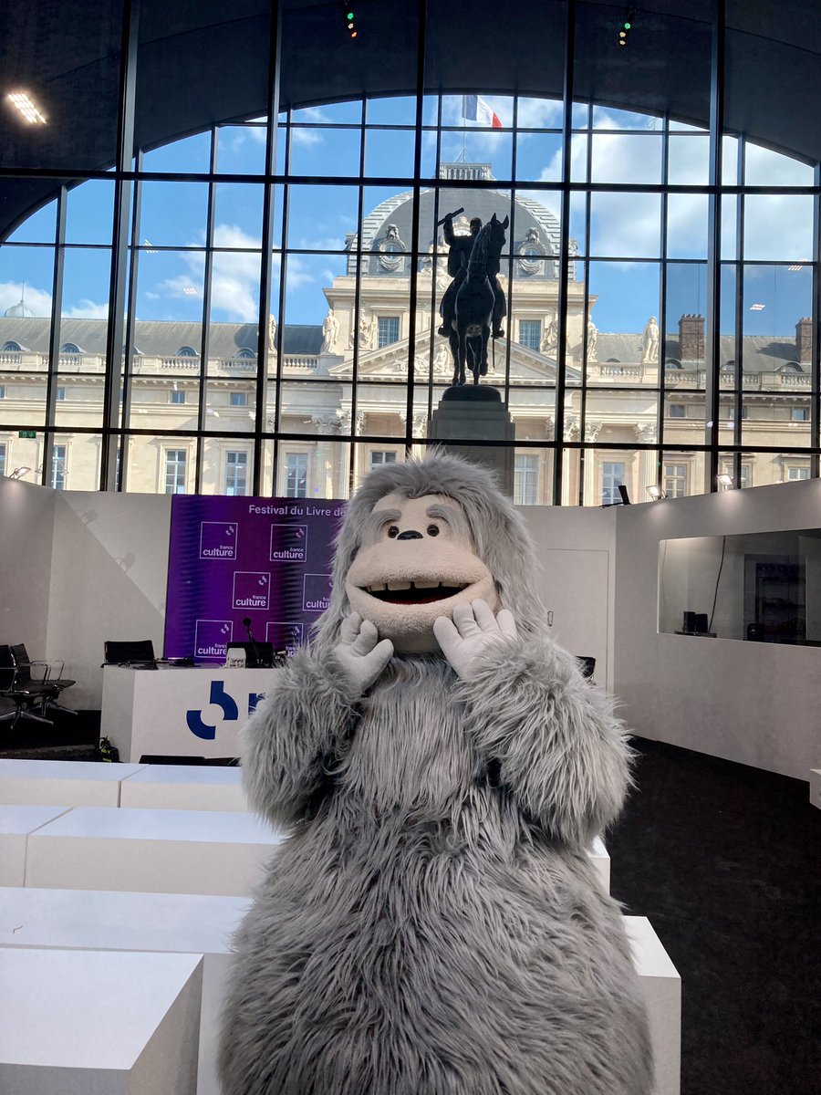 servicePresseF5's tweet photo. Yetili, le conteur hors pair pour les enfants était au Festival du livre de Paris en partenariat @Francetele
#FLP2022 @france5tv #yetili #livres #enfants #conteuse
FTVetvous/livrefavori https://t.co/jkZGB6Vd4R
