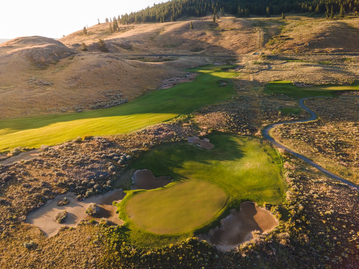 We often suggest using the first four holes as your driving range/warmup. Loop back to the first hole or “start” your round on the 5th. Choices.