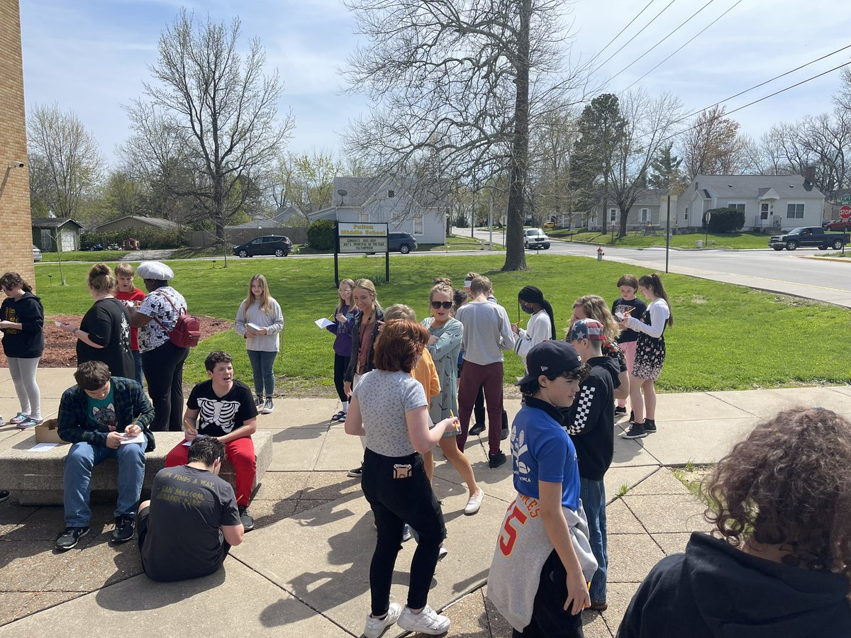 GuidingFMS's tweet photo. FMS Ambassadors got their last transition activity of the school year in with new students yesterday and enjoyed some sunshine as well. #fmsteach @BethHouf @BurfieldChelsea @Shorstmeier https://t.co/Np1K4SNz5v