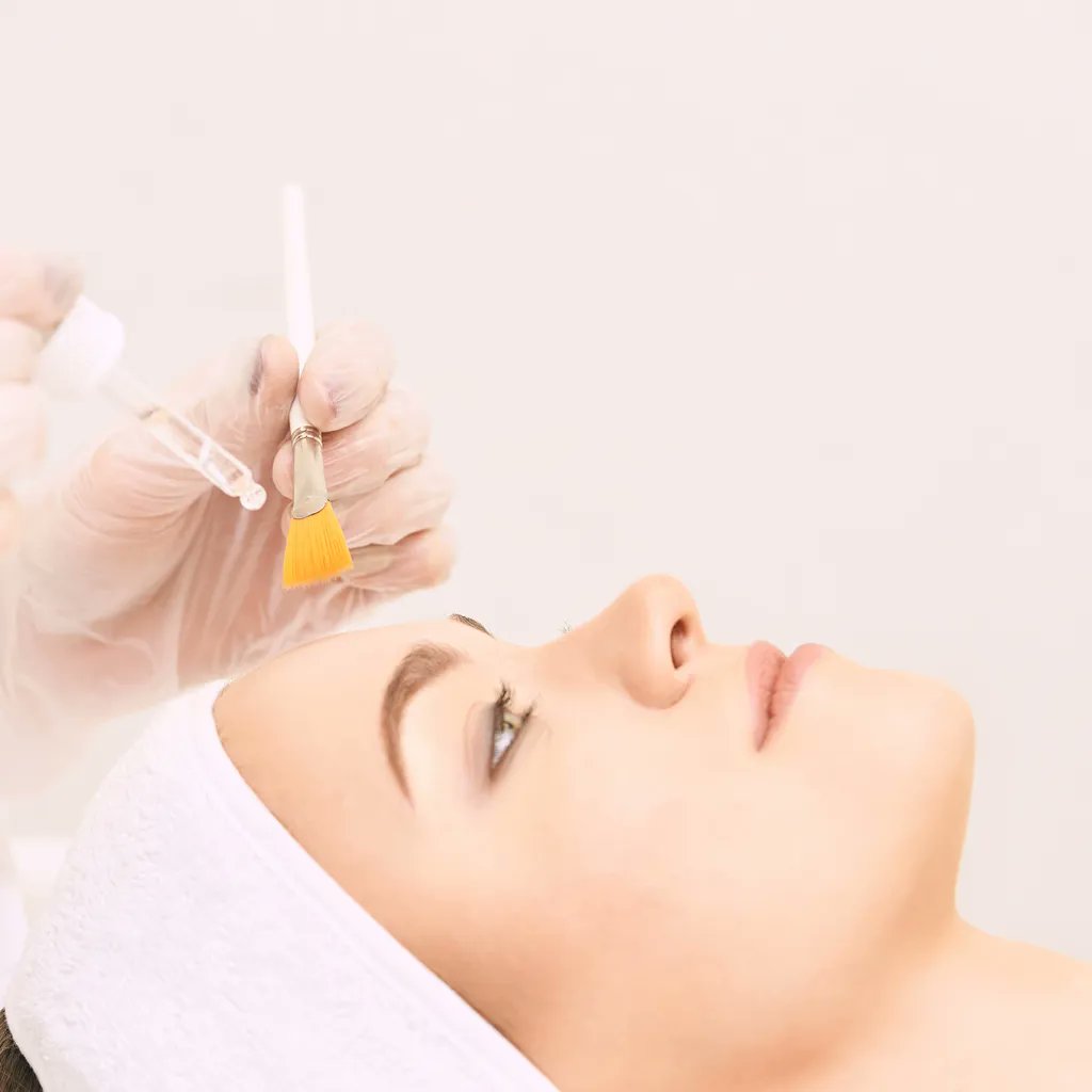 VanguardDermNY's tweet photo. Would you like to try a chemical peel but are worried it might be too harsh for your sensitive skin? Call for a consultation at Vanguard Dermatology today and find out if this procedure is right for you. We look forward to treating you! https://t.co/Zq6z2DBFsf https://t.co/BoT3e22rF2