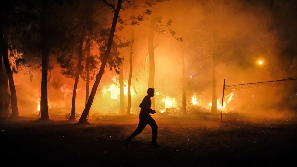 NoDirtyBanks's tweet image. If banks like @RBC &amp;amp; @CityNational stop to financing climate chaos now, #EarthDay 2025 might not be the nightmare scenario currently on deck. Big Oil's zombie attack for the last cent of profit won't stop until we stop it. #NoMoreDirtyBanks
NoMoreDirtyBanks.com