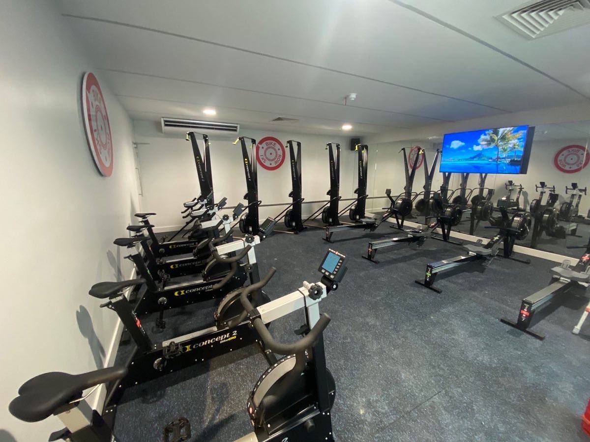 CompleteAir's tweet image. New A/C fit out @bikerowski in Douglas, Cork. At BikeRowSki you get all the benefits of heat but with a constant supply of fresh air in all studios and that's what we do best @completeairconditioning 💨. Is your gym too hot? Give us a call for a free quotation 📲
.
.
.
#aircon
