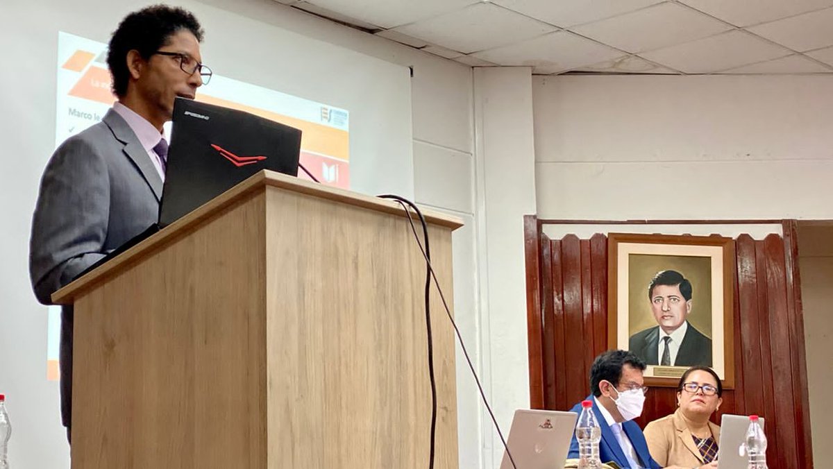 #Cuenca | Nuestras autoridades <a href="/MariaVic_Reyes/">María Victoria Reyes</a> y @roldantg exponen “La inclusión educativa en un contexto de formación heterogéneo” durante el Primer Congreso Ecuatoriano de #IES: reforma y desafíos
Estamos comprometidos con el fortalecimiento de la educación superior #ConsensosU