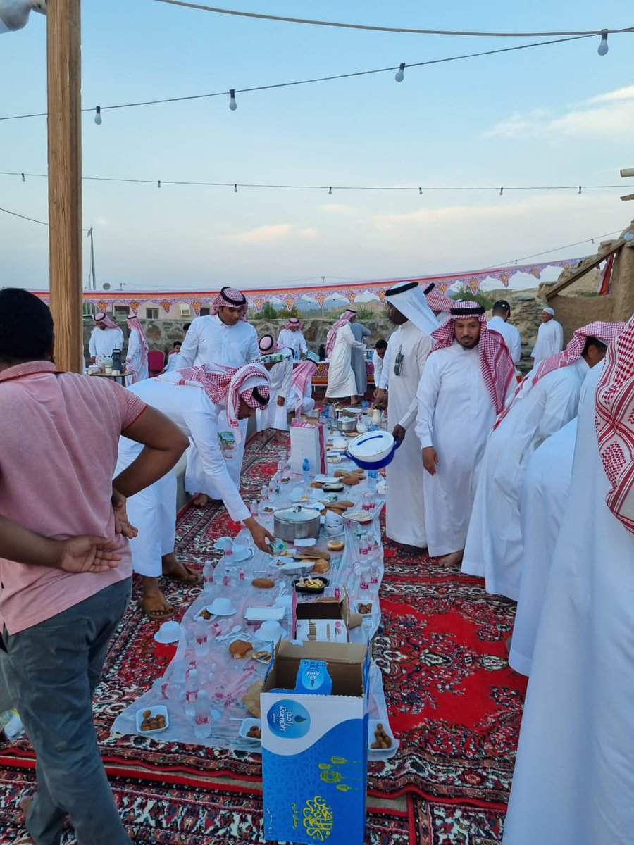 Alfejah's tweet photo. في ختام أنشطة قرية#الفجة الاجتماعية الرمضانية للعام الحالي ١٤٤٣هـ، وبين جنبات أقدم مسجد بالقرية وجامعها الصيفي سابقاً - مسجد ابوحناه- أقيم الإفطار الجماعي الثالث لهذا العام بحضور ومشاركة أبناء القرية.

@MOCSaudi
21 | #رمضان 🌙
#رمضان2022 https://t.co/0q3sqeAby2