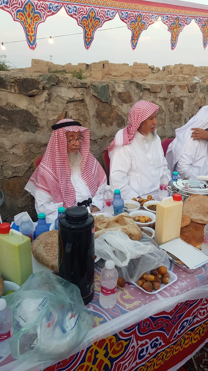 Alfejah's tweet photo. في ختام أنشطة قرية#الفجة الاجتماعية الرمضانية للعام الحالي ١٤٤٣هـ، وبين جنبات أقدم مسجد بالقرية وجامعها الصيفي سابقاً - مسجد ابوحناه- أقيم الإفطار الجماعي الثالث لهذا العام بحضور ومشاركة أبناء القرية.

@MOCSaudi
21 | #رمضان 🌙
#رمضان2022 https://t.co/0q3sqeAby2