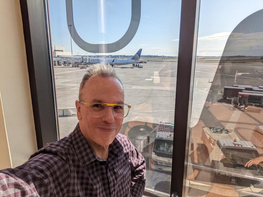 I'm leaving on a jet plane...heading to Chicago for the weekend for <a href="/AMA_Marketing/">AMA</a> <a href="/amasummit/">AMA Chapter Leaders</a>. Proud to be representing <a href="/amaBoston/">American Marketing Association (AMA) | Boston</a>. Speaking there at the conference this afternoon on #SocialMedia, too. Psyched!