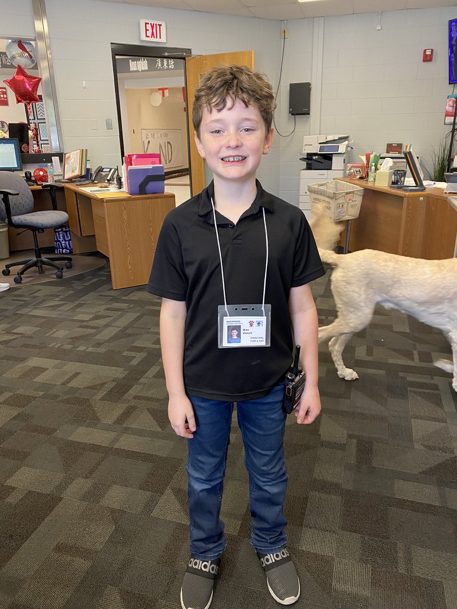 Meet our Principal for the day!! He’s hard at work. @PondElem