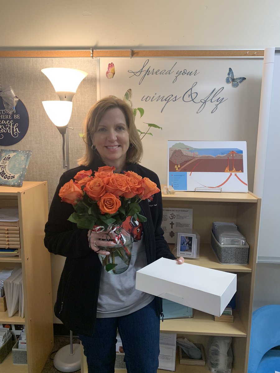 LRELonghorns's tweet image. We wanted to give them their flowers along with the breakfast of their choice. @hryekewicz @mrgaines_sciguy #LRENoFinishLine #EffectiveEducators