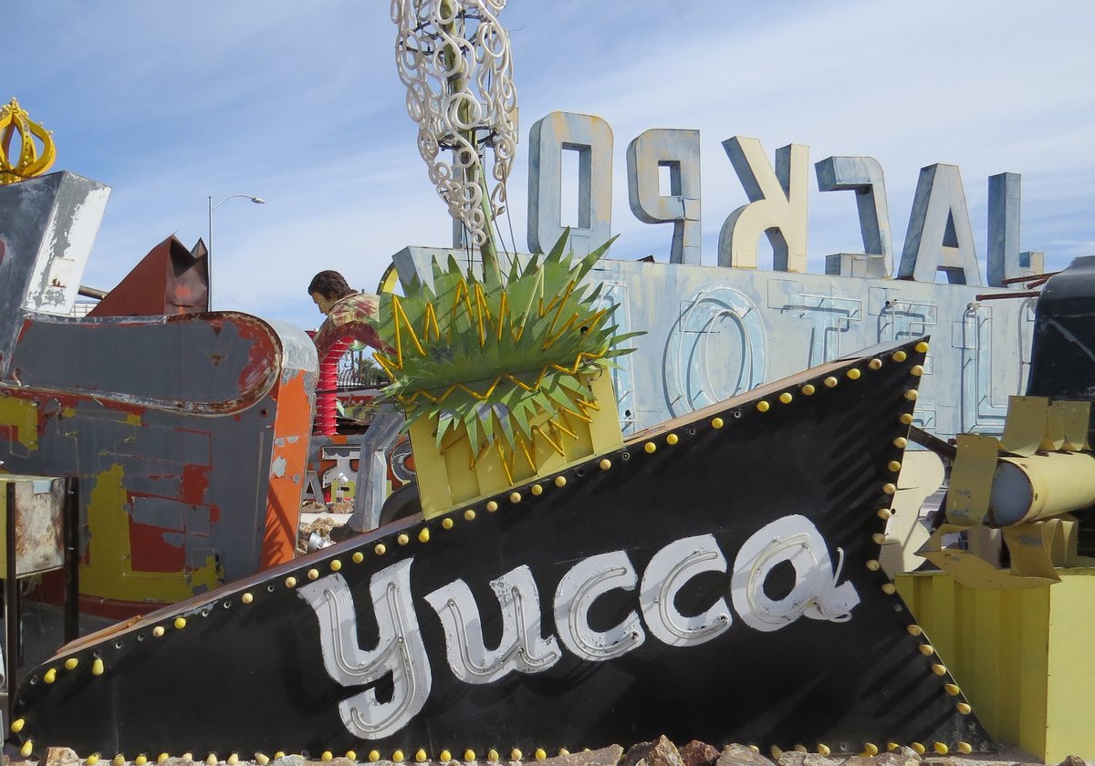 PixVegas777's tweet photo. Yucca Motel 1727 #LasVegas Blvd S. #Vegas @NeonMuseum https://t.co/S5nF8Cx8bV