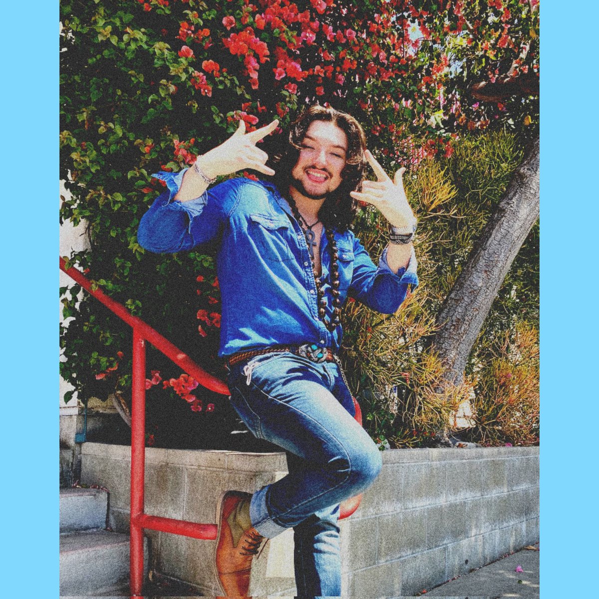 GUYS! This Sunday <a href="/AmericanIdol/">American Idol</a> is going to be LIVE from 🌊 COAST to COAST 🌊. Tune in to <a href="/ABCNetwork/">ABC</a> at 5pm PST / 8pm EST and get ready to VOTE me into the #Top11. Voting will open at the beginning of the episode and close during the last commercial‼️ #AmericanIdol