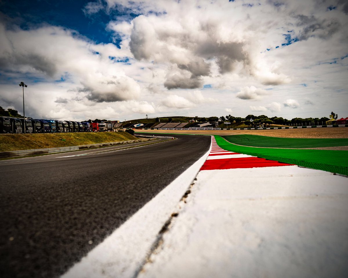 🥳 How to best end the day?
🚶🏼‍♂️ Daily training with an exploring track walk at @autodromodoalgarve with <a href="/mta_racingteam/">Angeluss MTA Racing</a> &amp; @ivanortola48 and <a href="/stefanonepa82/">Stefano Nepa</a>! 

❓ How much do you like this track from one to a thousand? Tell us in the comments! 

<a href="/aletonumoto3/">Alessandro Tonucci</a>
@motogp