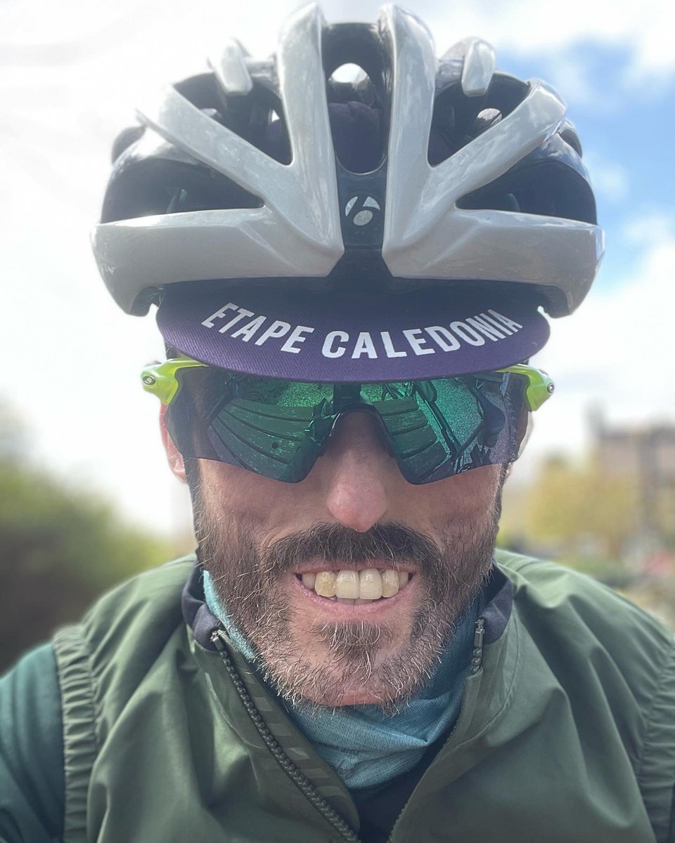 tomstaniford's tweet photo. Feeling better after last few days of #manflu. Celebrated with a few miles/cakes in strangely nippy (Iβm from SW- 5 deg warmer!) Northants with @Alice_Staniford. Really pleased the folding crutch has found a practical home on top of my rack pack.
#snailclub #audax https://t.co/Pwj97wJG21