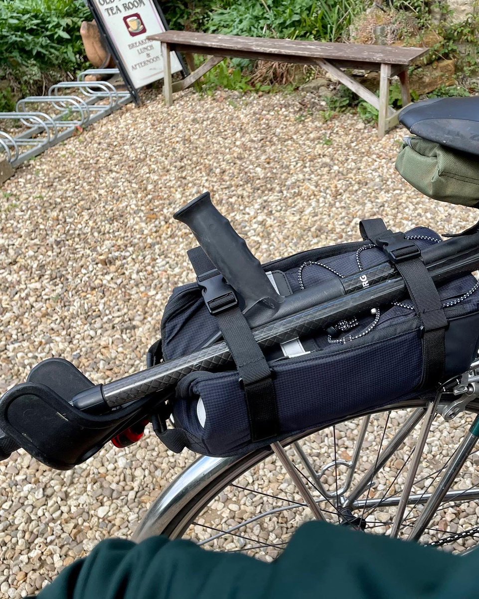 tomstaniford's tweet photo. Feeling better after last few days of #manflu. Celebrated with a few miles/cakes in strangely nippy (Iβm from SW- 5 deg warmer!) Northants with @Alice_Staniford. Really pleased the folding crutch has found a practical home on top of my rack pack.
#snailclub #audax https://t.co/Pwj97wJG21