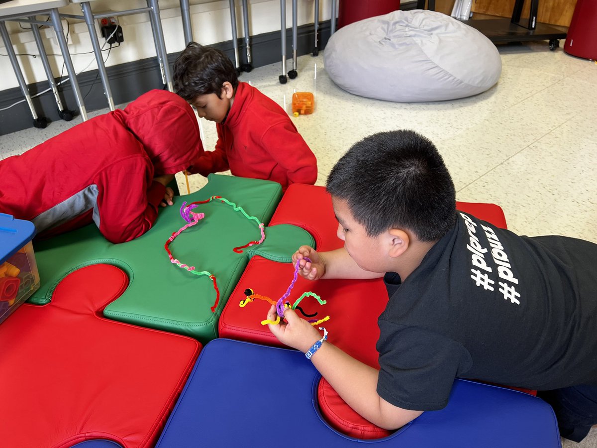 We love Fridays in our Makerspace! #plbuzz @PLSamHouston